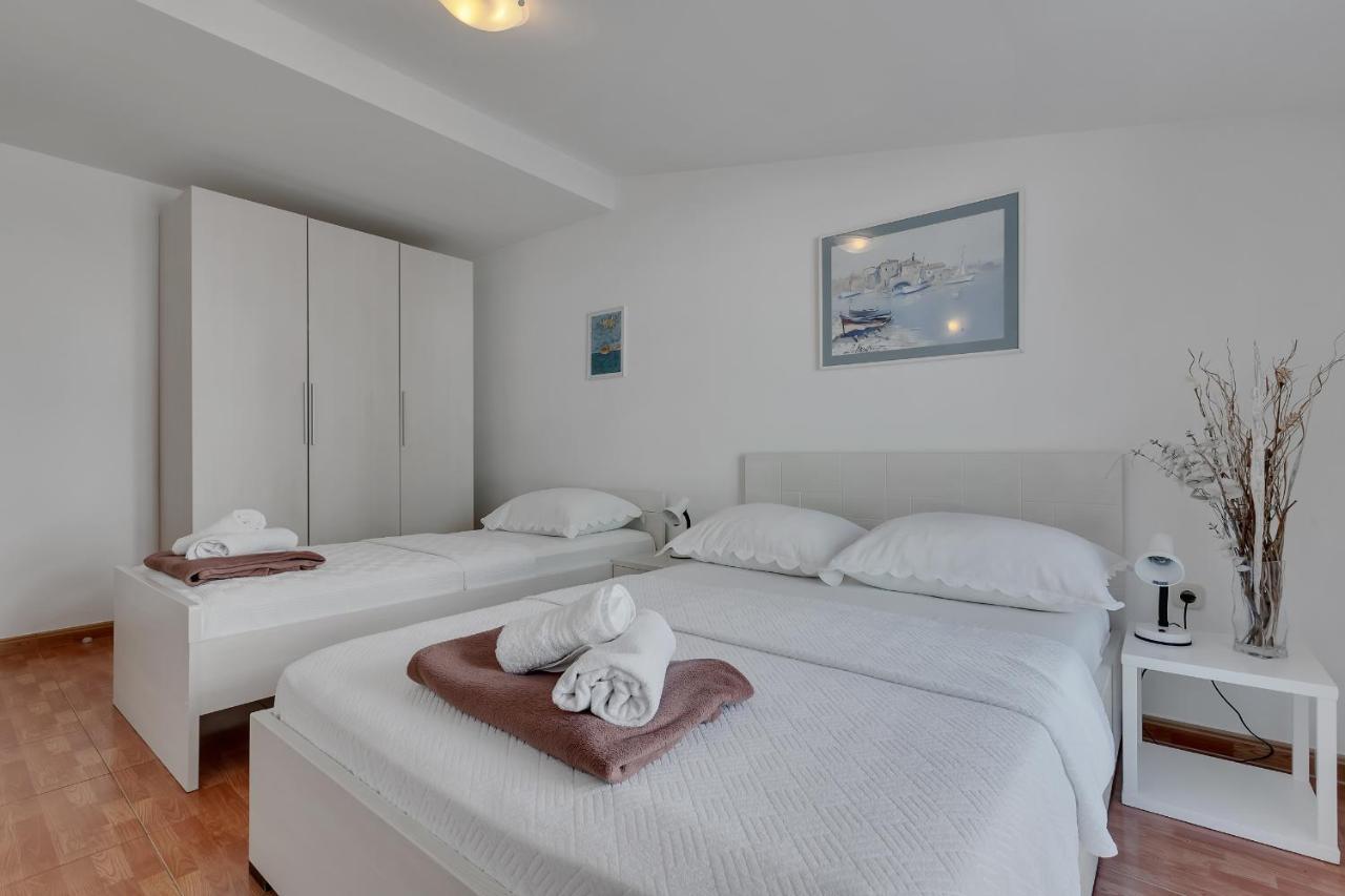 Apartman Sara Baška Voda Exterior foto