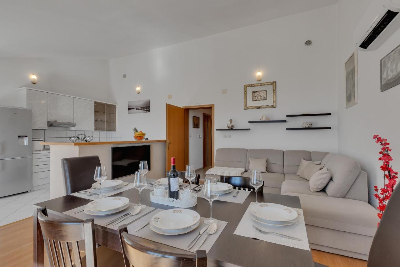 Apartman Sara Baška Voda Exterior foto