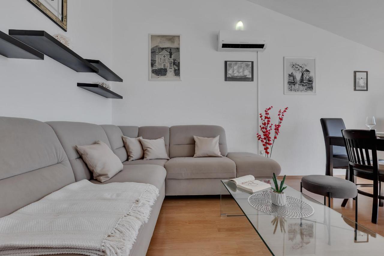 Apartman Sara Baška Voda Exterior foto